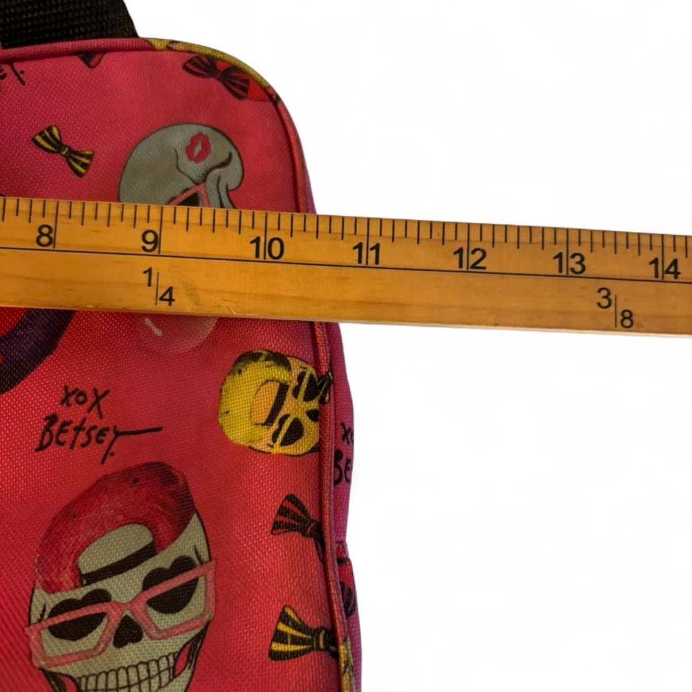 Betsey Johnson Pink Bag lunch cooler with Colorful Skull Design - Picture 4 of 8